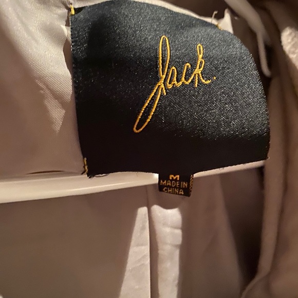 Beautiful coat - Picture 3 of 3